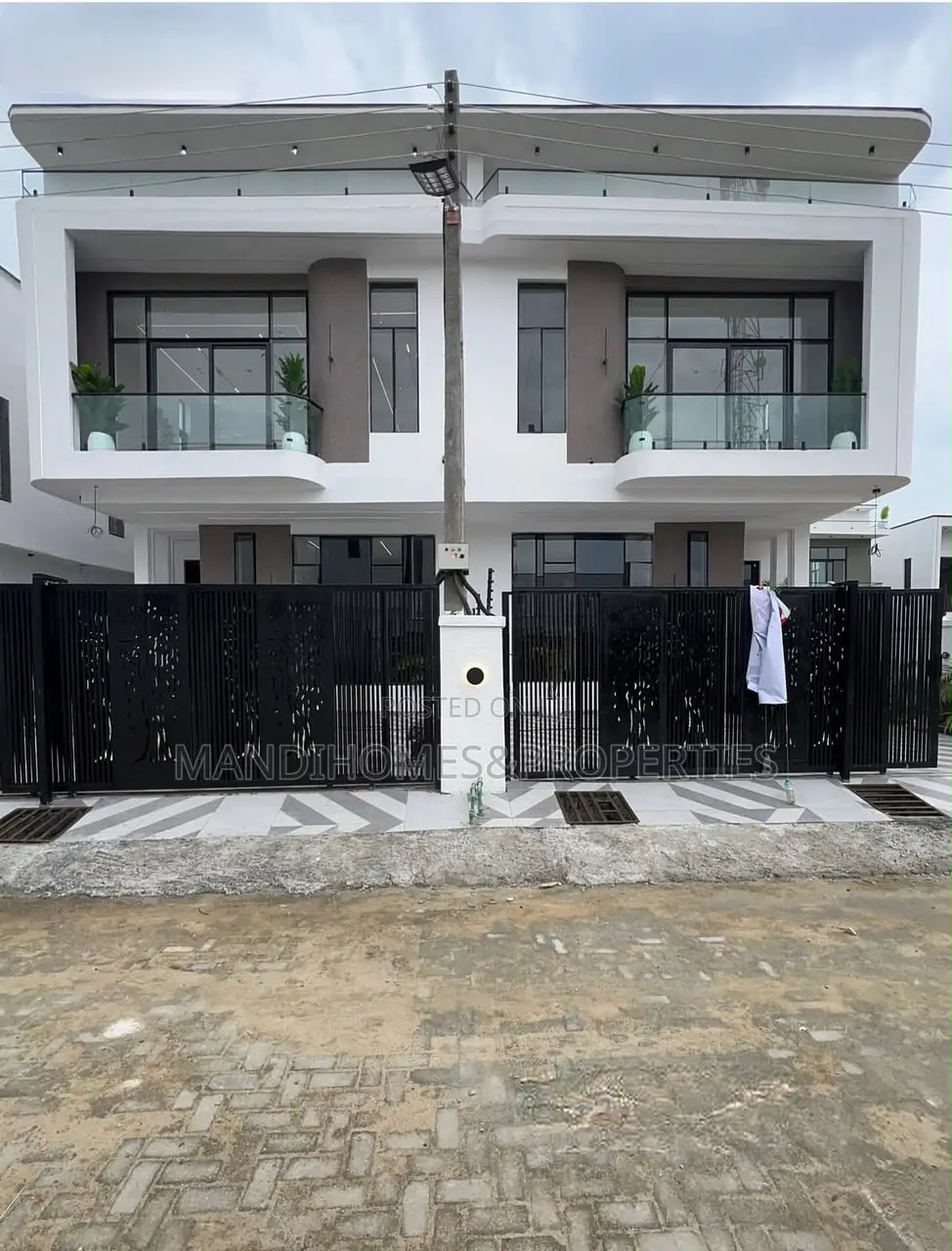 4bdrm Duplex in Lekki for sale