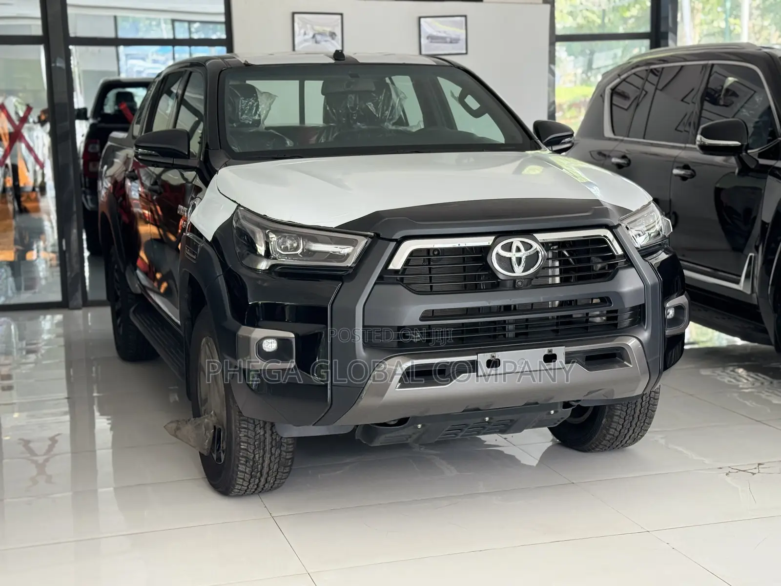 New Toyota Hilux 2025 Black