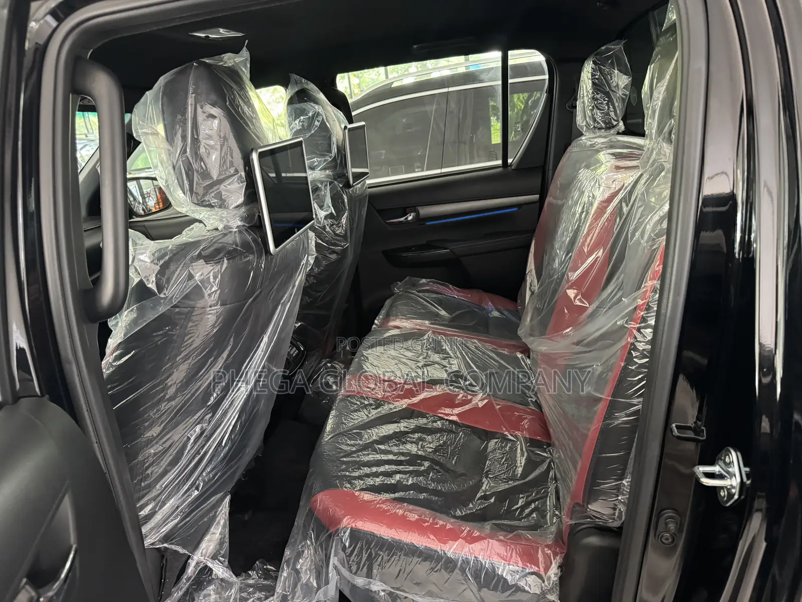 New Toyota Hilux 2025 Black