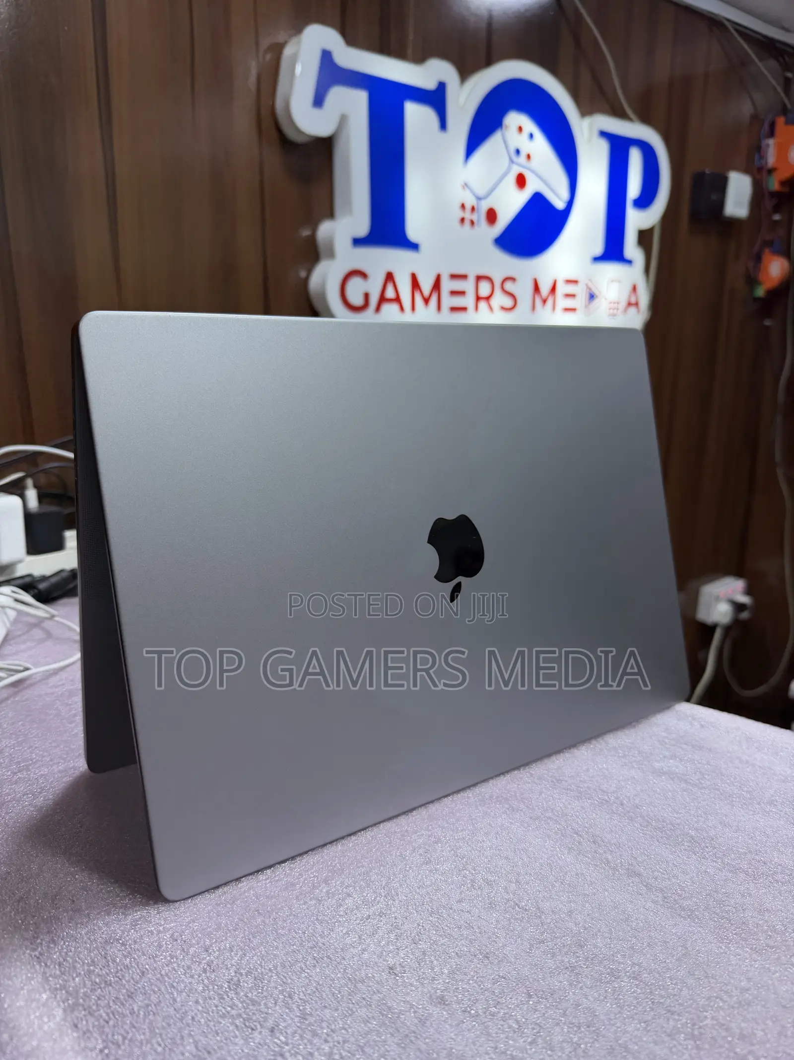 Laptop Apple MacBook Pro 2021 M1 16GB Apple M1 Pro SSD 512GB