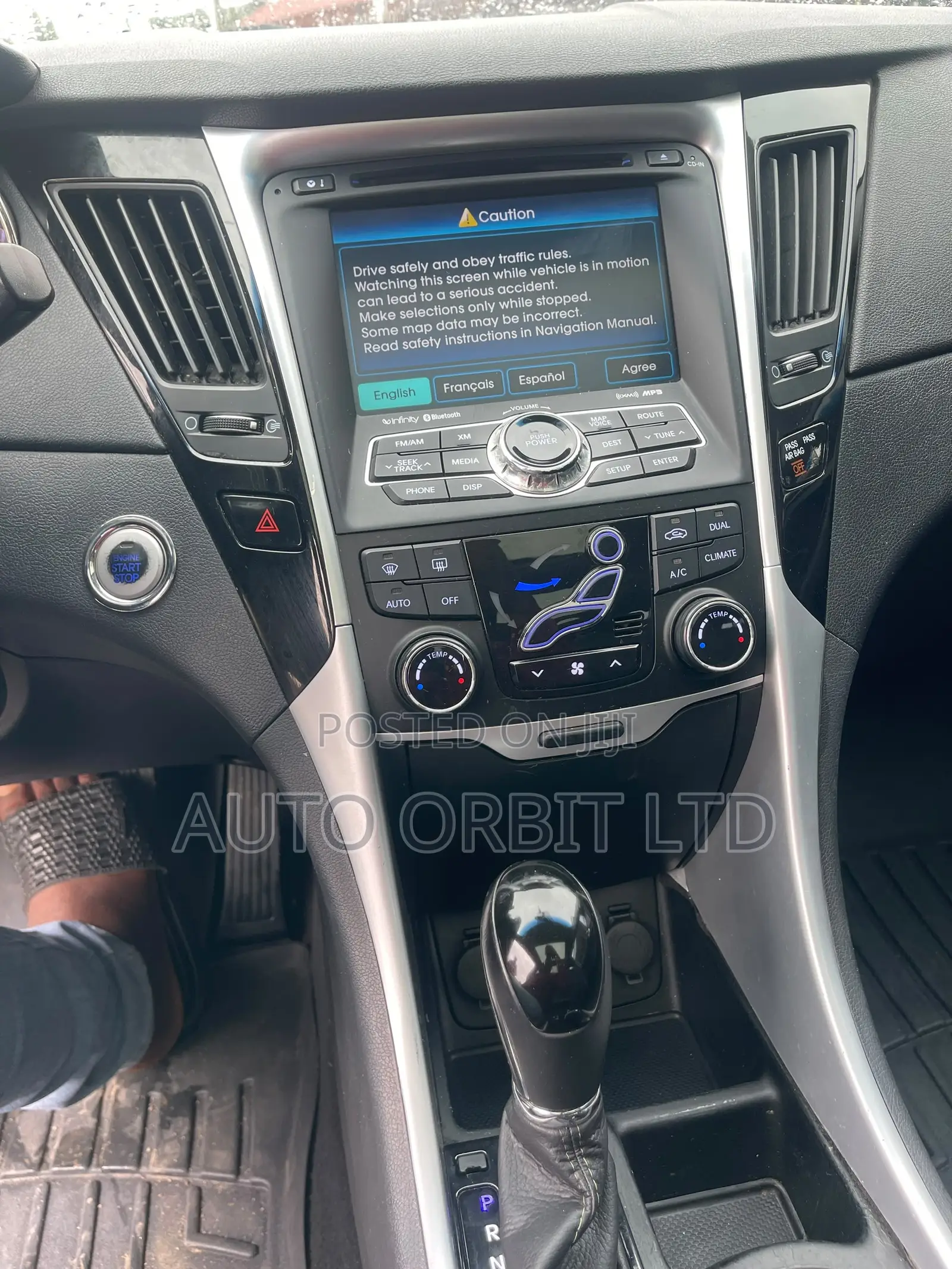 Hyundai Sonata Limited 2.0T Sedan (2.0L 4cyl 6A) 2013 White