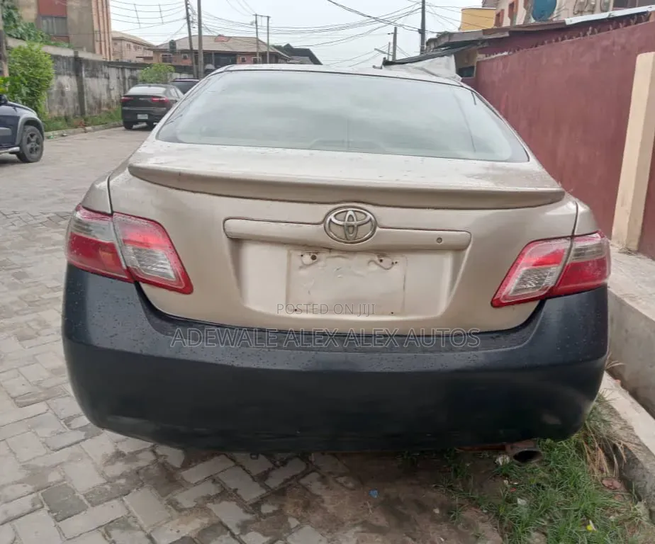Toyota Camry 2008 Gold
