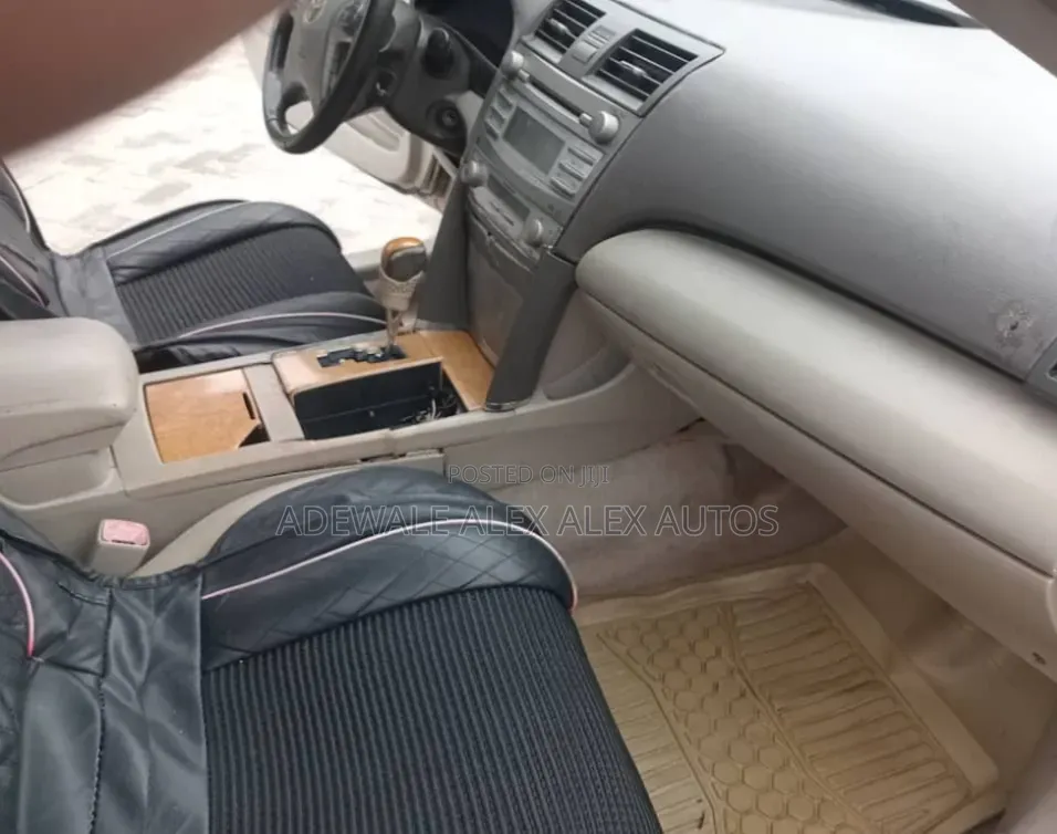Toyota Camry 2008 Gold