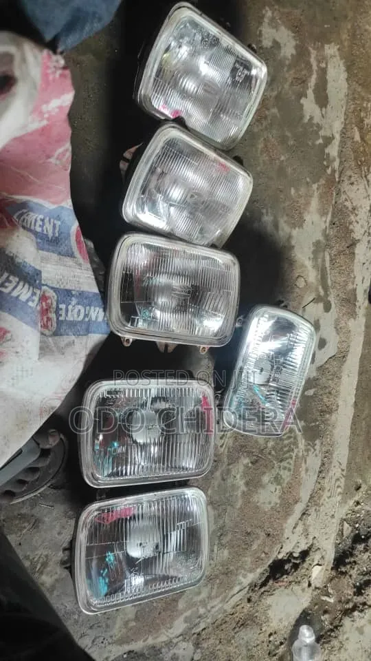 Head Lamp Hiace 4y