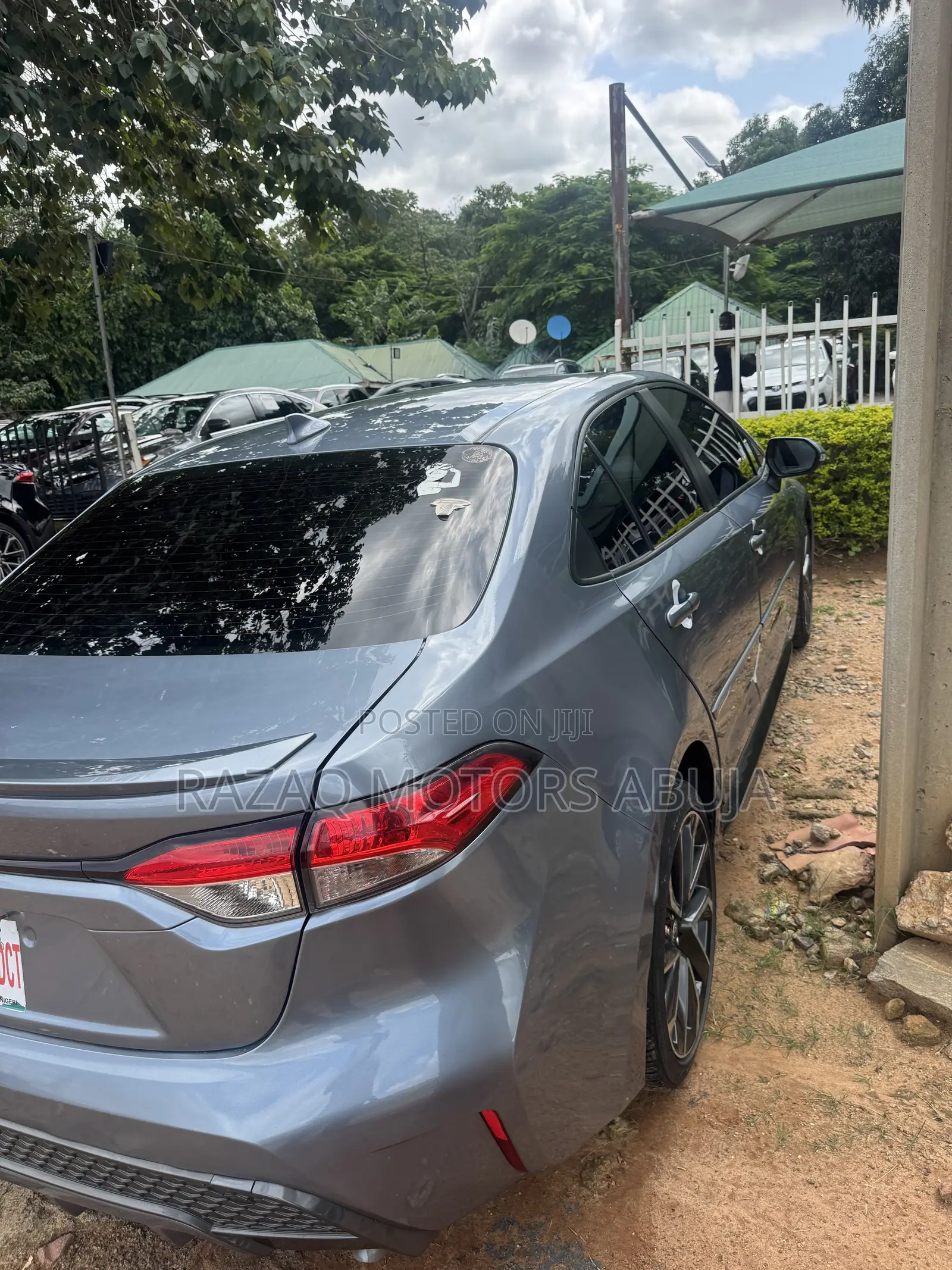 Toyota Corolla XLE 2020 Blue