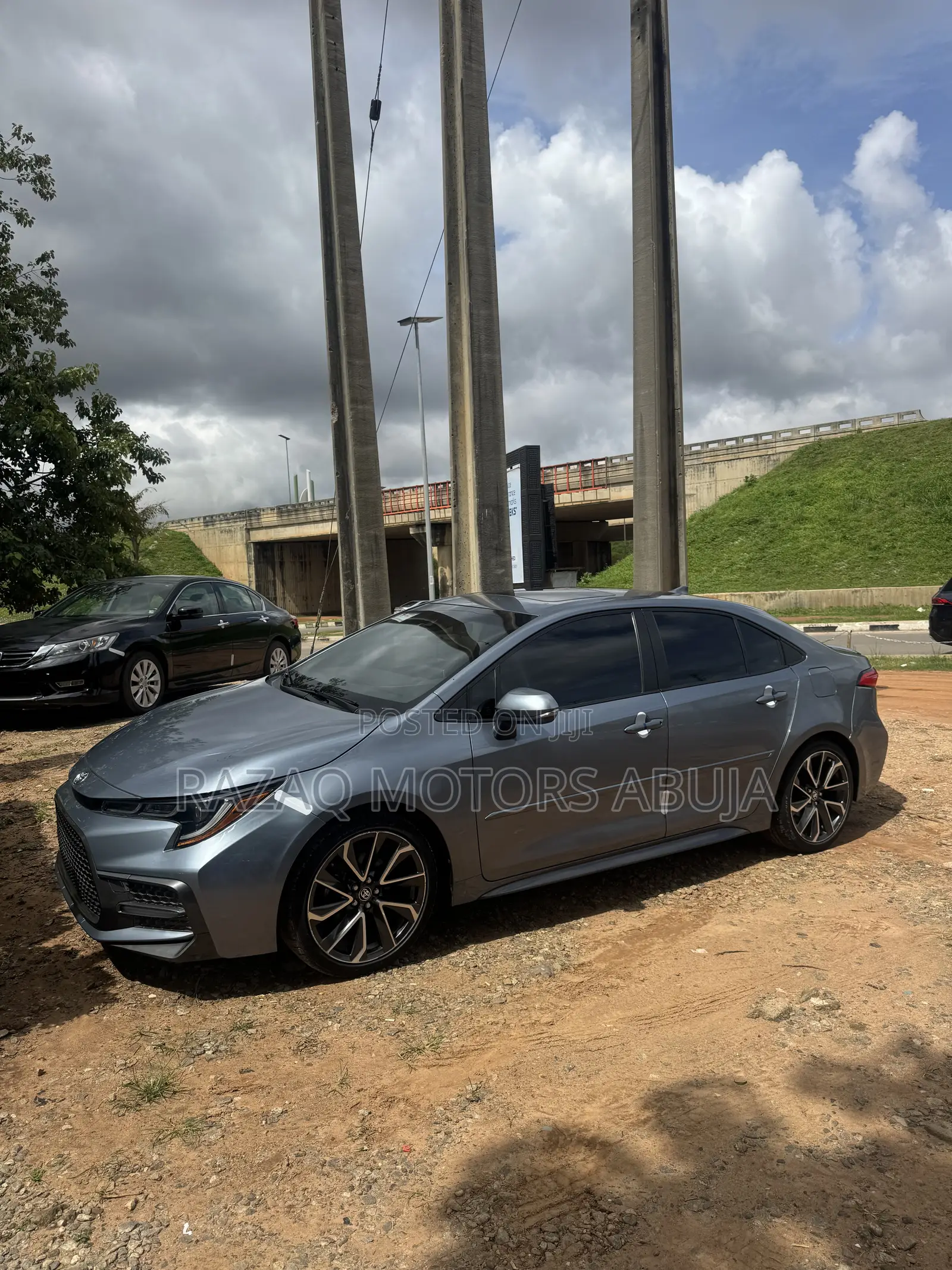 Toyota Corolla XLE 2020 Blue