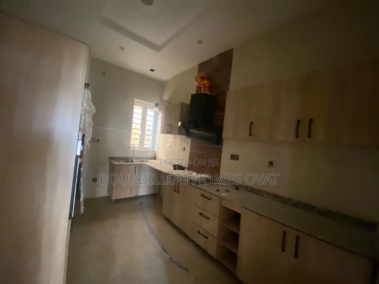 4bdrm Duplex in Harris Drive By Vgc for rent