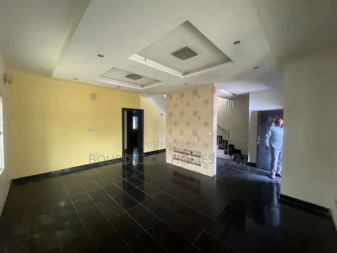 4bdrm Duplex in Ikate Lekki Lagos for rent