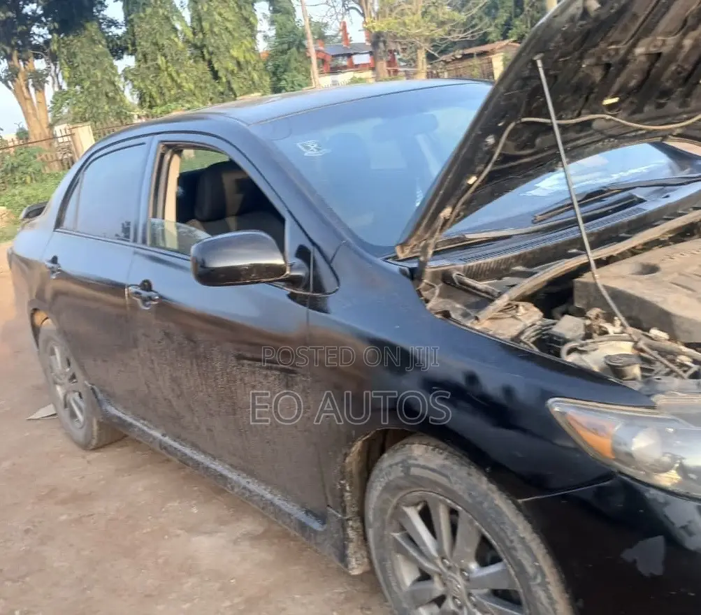 Toyota Corolla 2010 Black