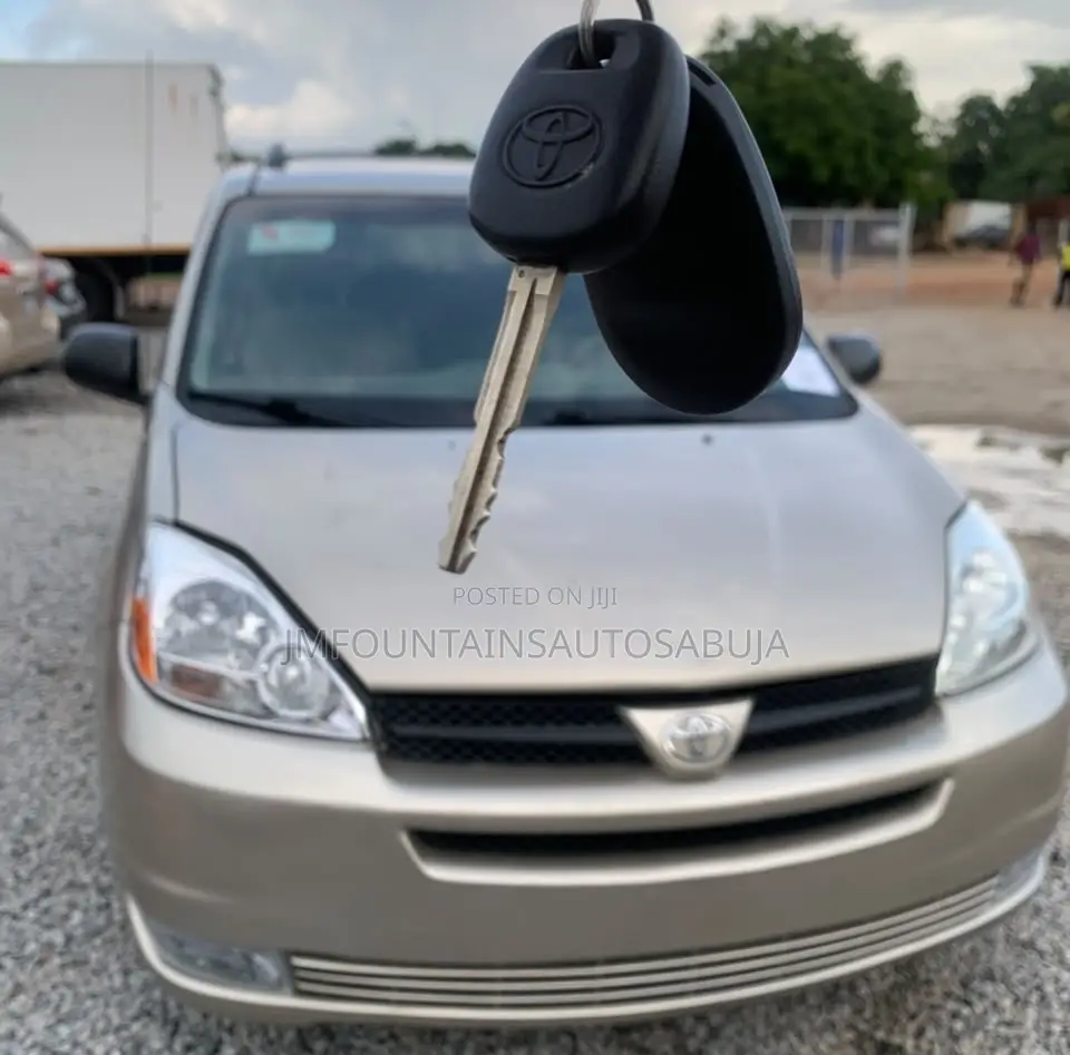 Toyota Sienna LE AWD 2006 Gold