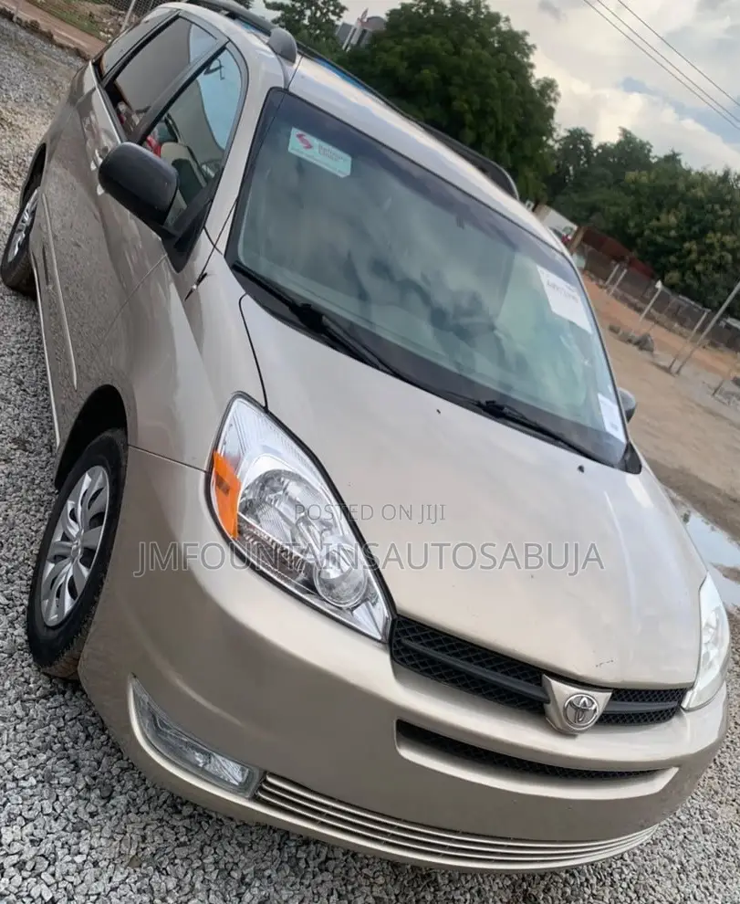 Toyota Sienna LE AWD 2006 Gold