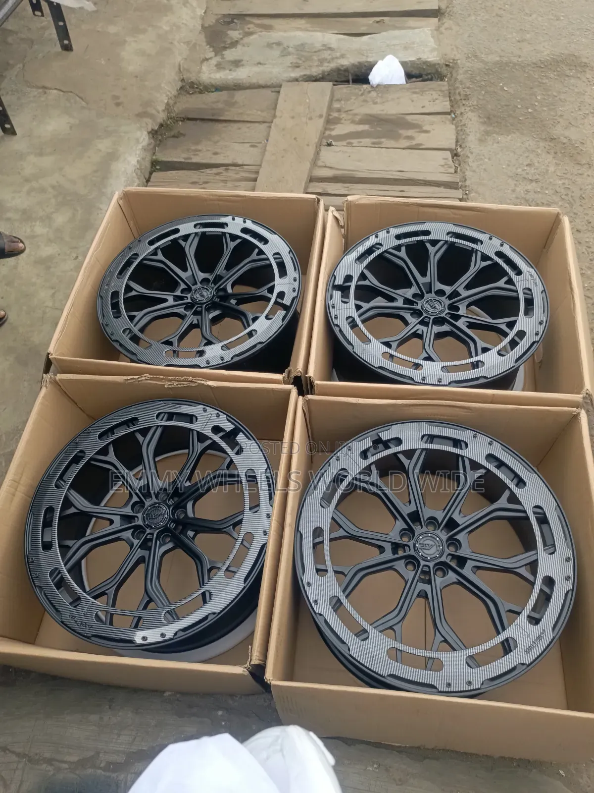 22inches for M/Benz Gle 2025/26 Black and Solid Fiber Round It