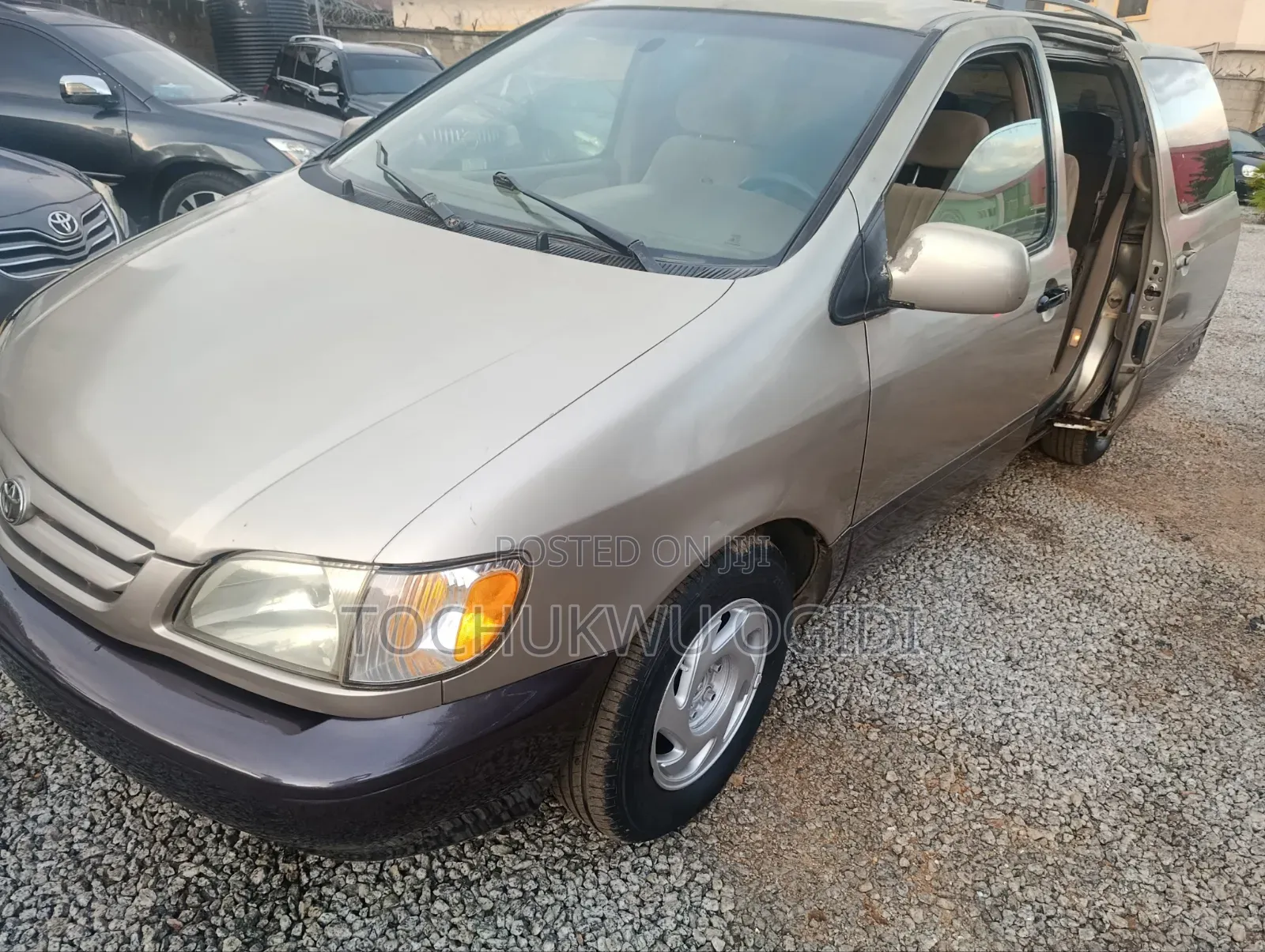 Toyota Sienna 2002 Brown