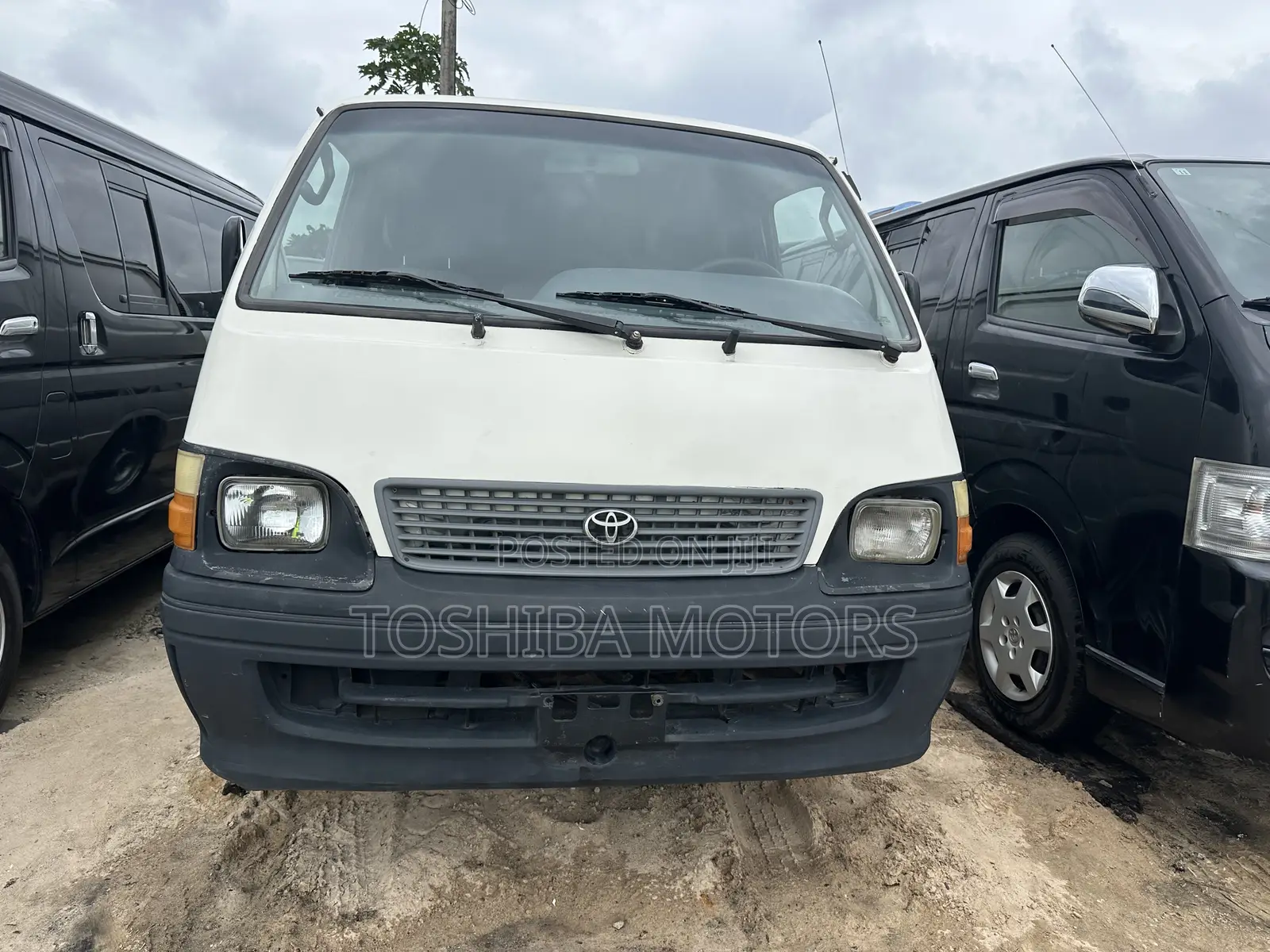Toyota HiAce 1998 White