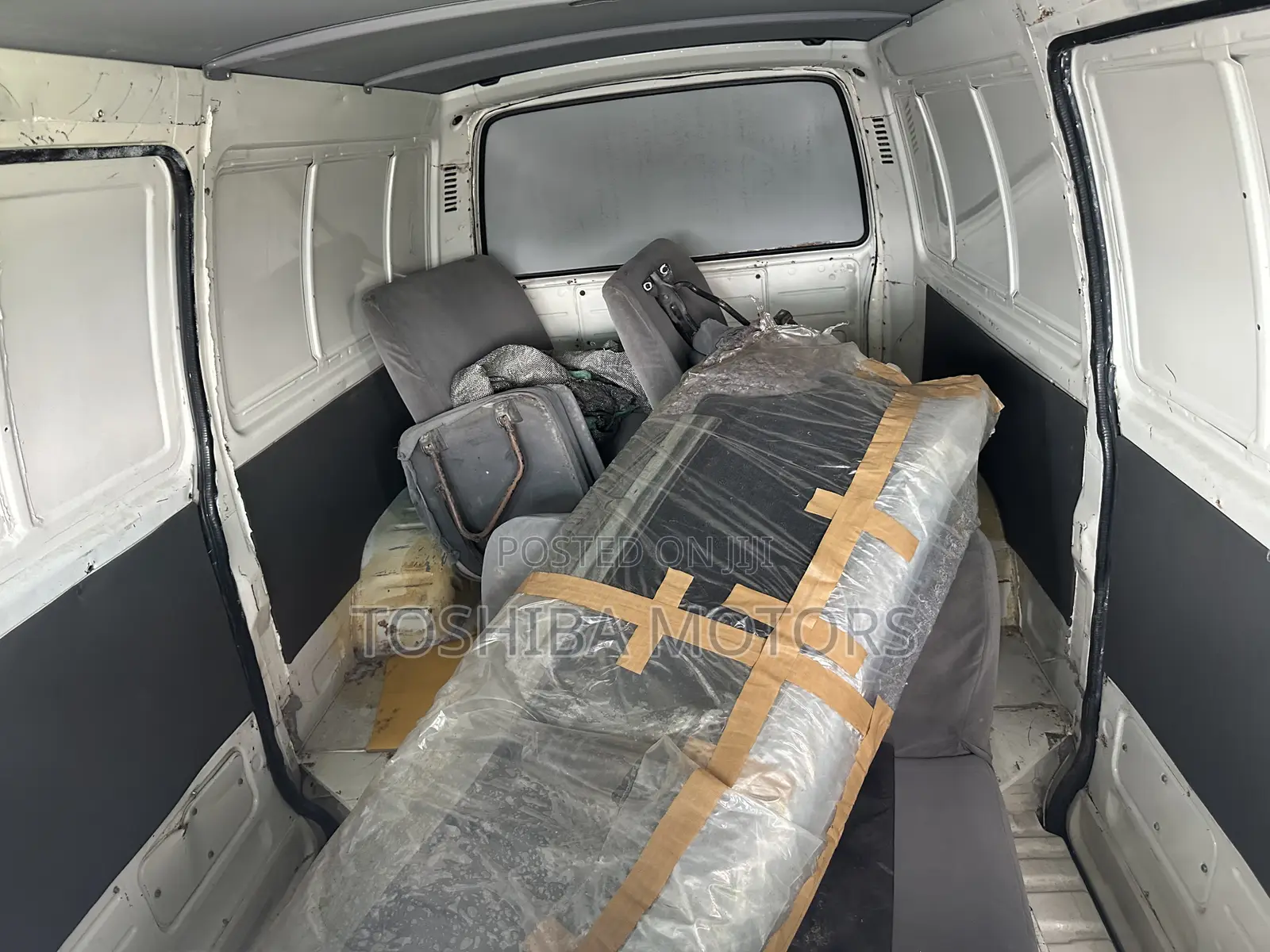 Toyota HiAce 1998 White