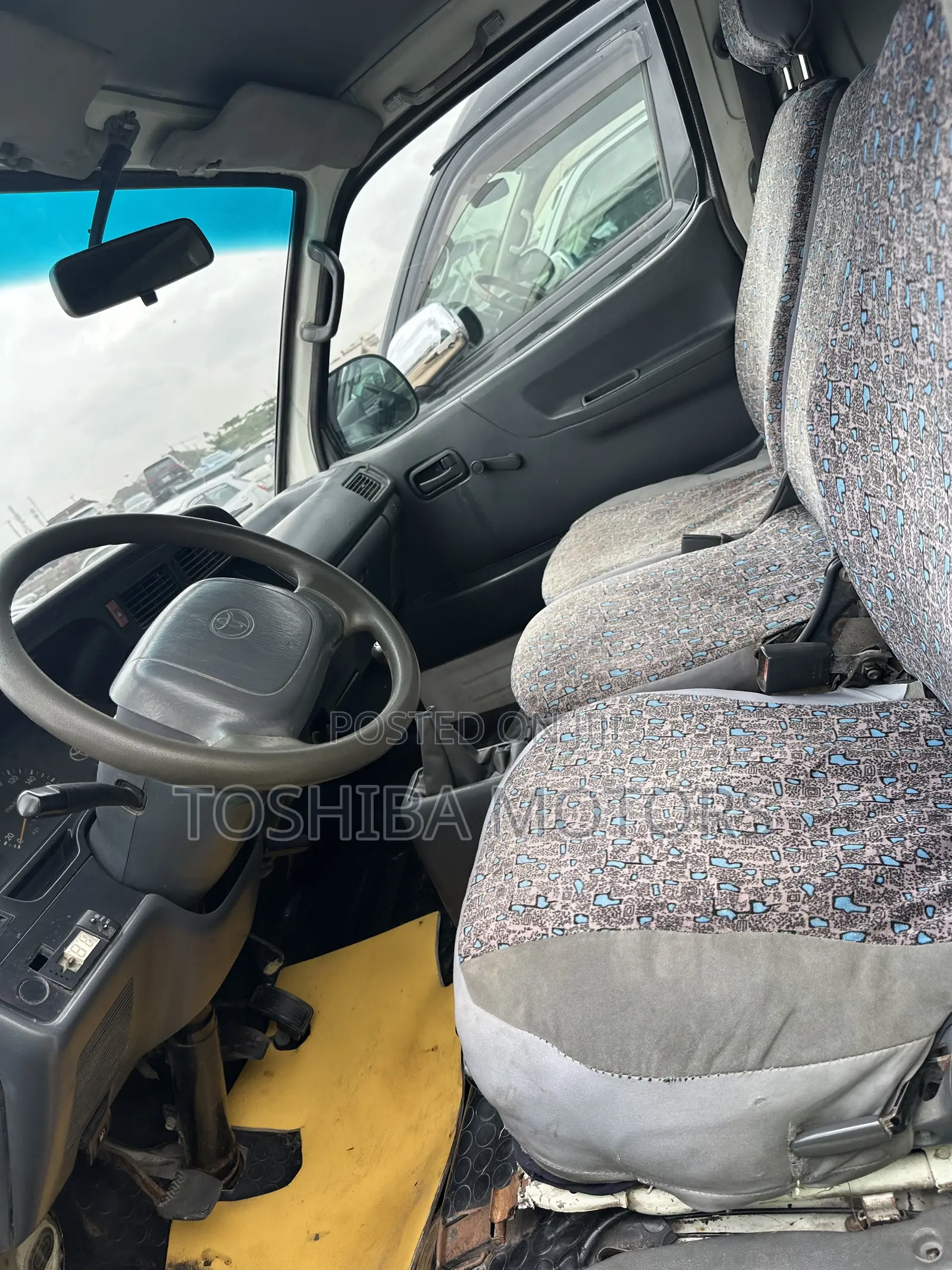 Toyota HiAce 1998 White