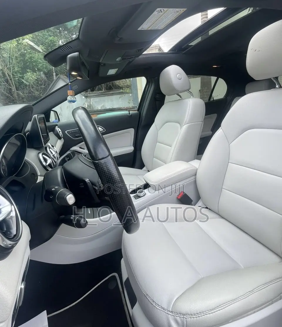 Mercedes-Benz GLA 250 2016 Black