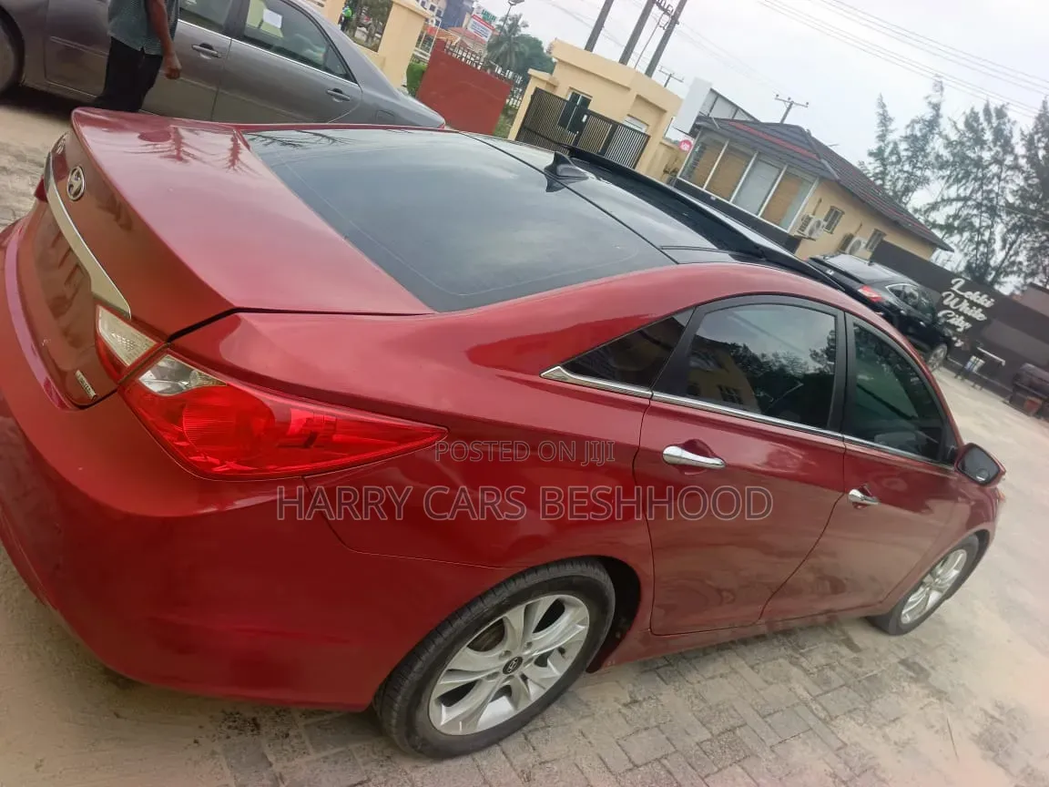 Hyundai Sonata 2012 Red