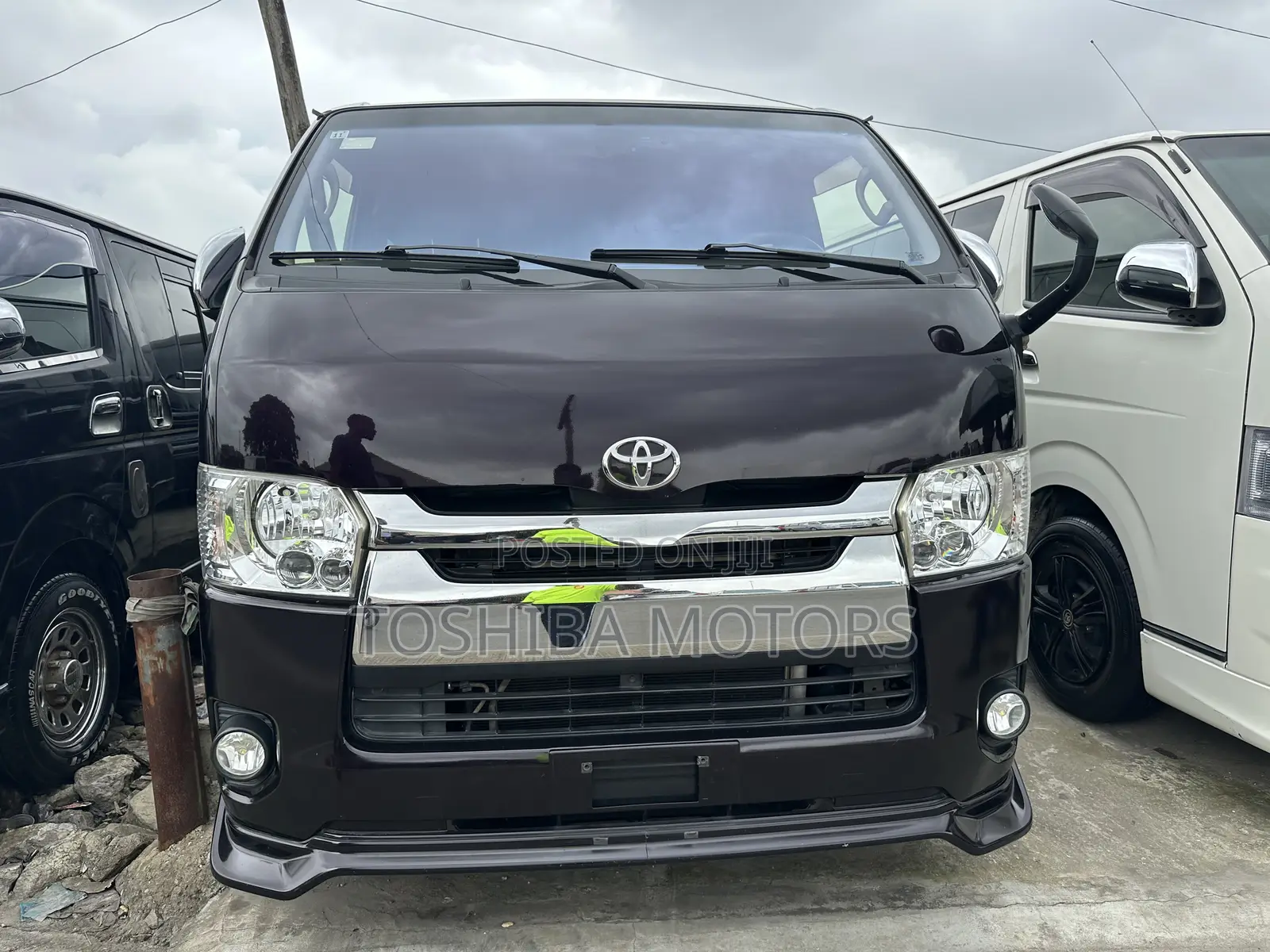 Toyota HiAce 2015 Black