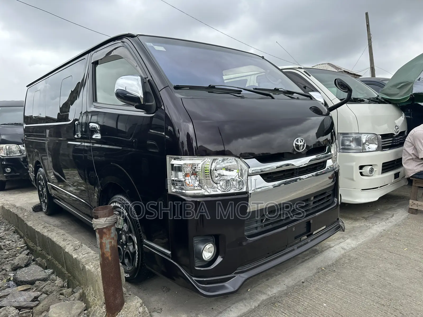 Toyota HiAce 2015 Black