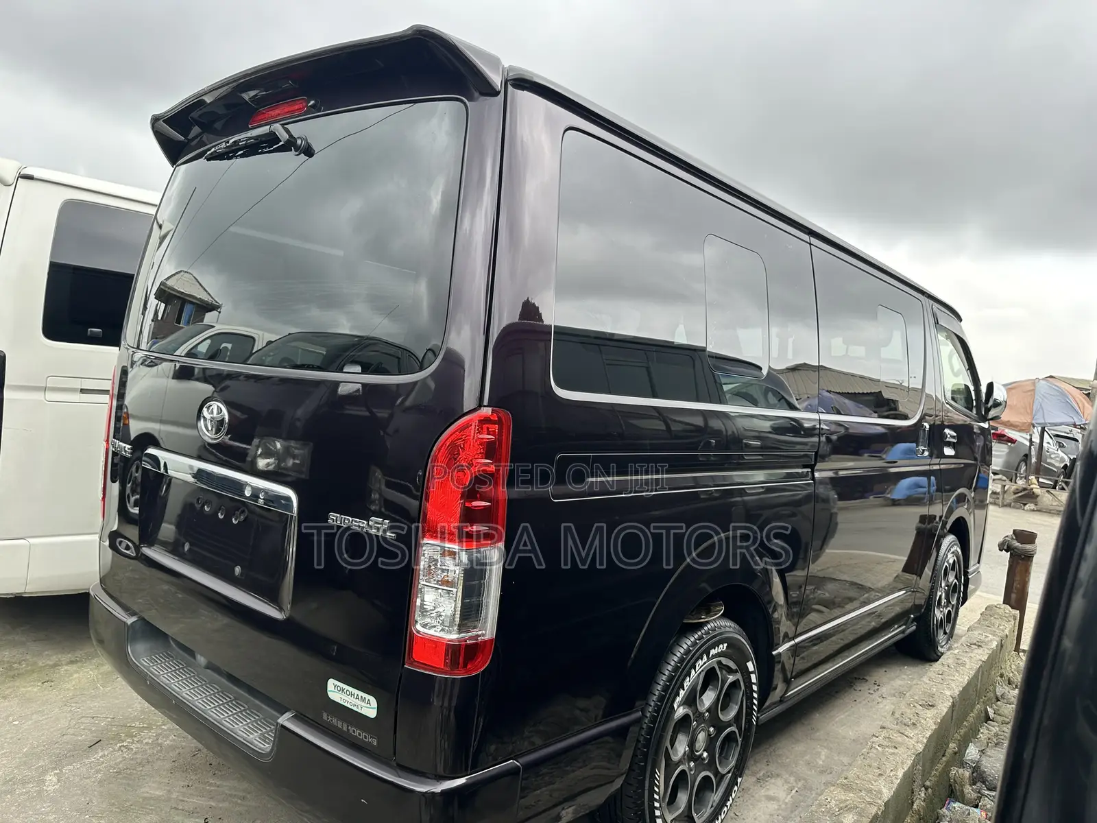 Toyota HiAce 2015 Black