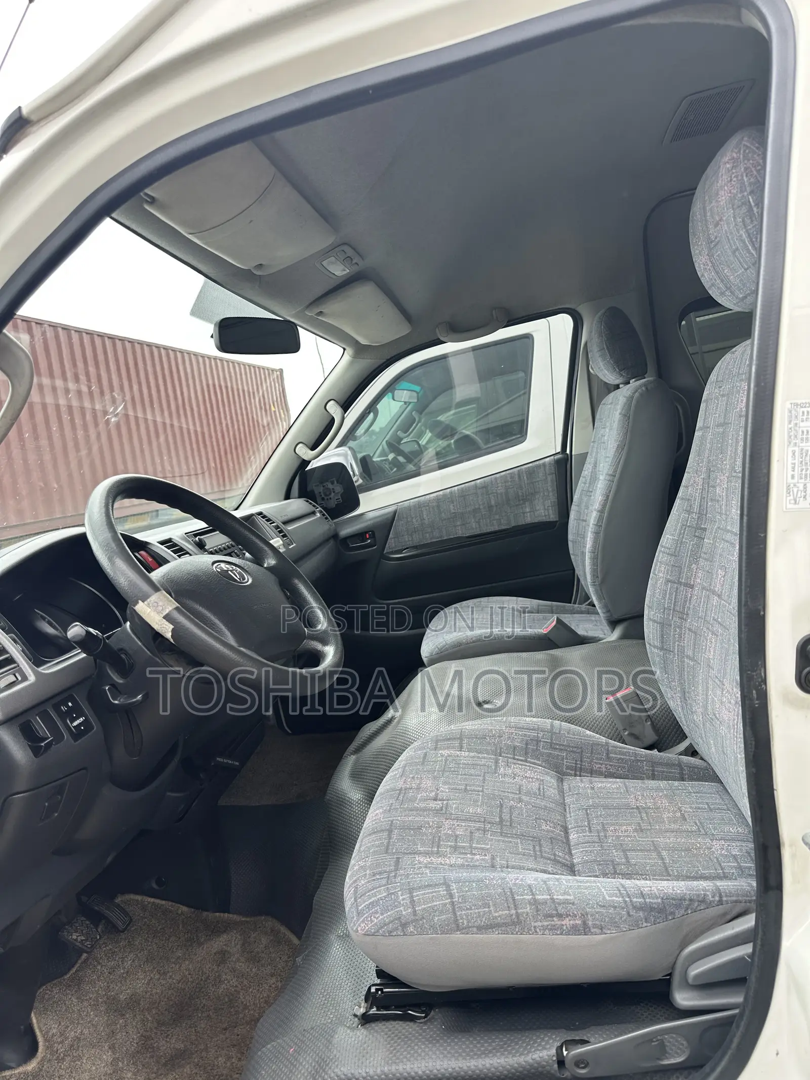 Toyota HiAce 2017 White