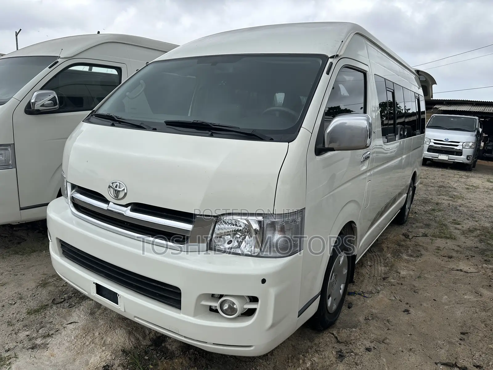Toyota HiAce 2017 White
