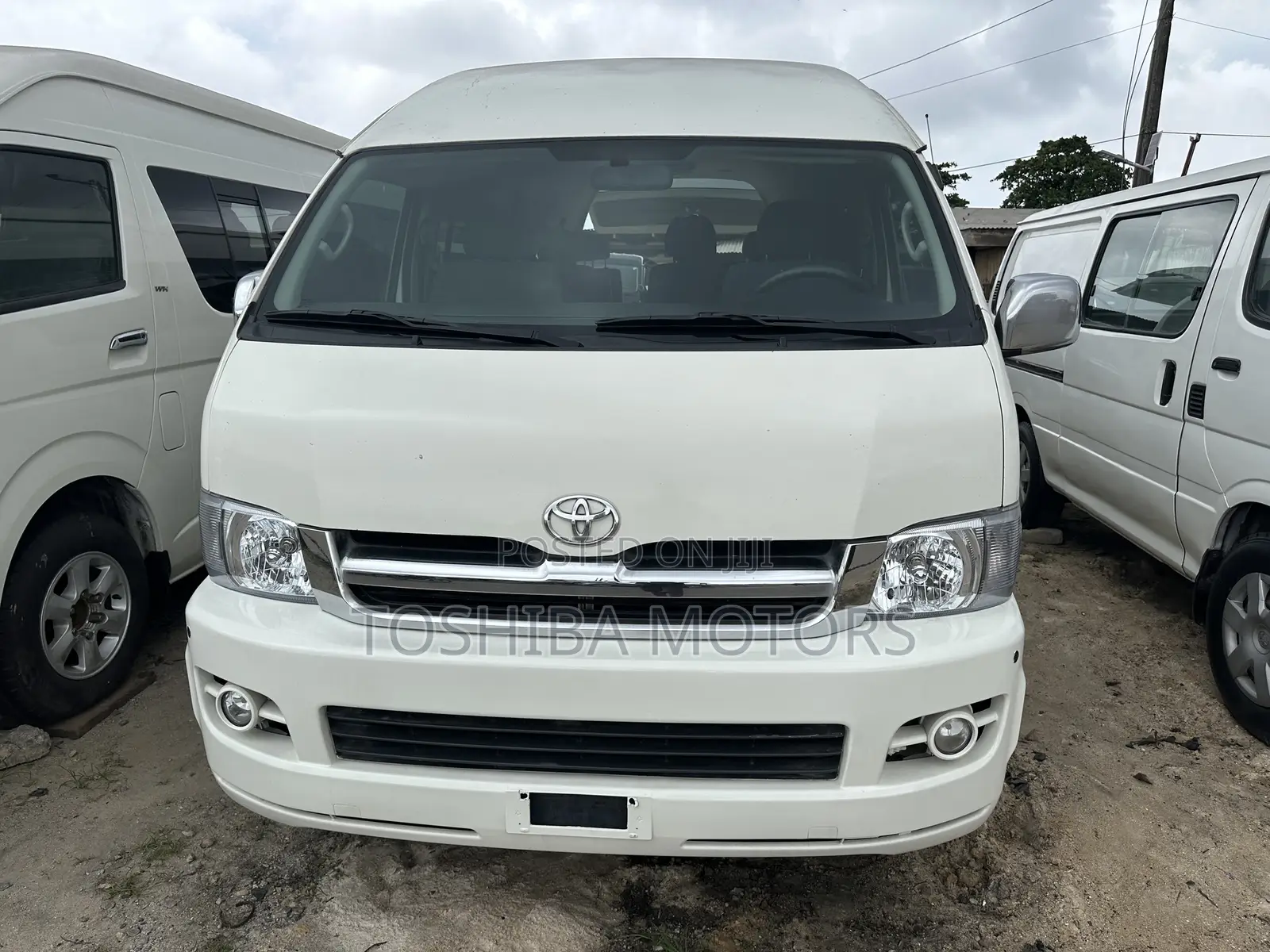 Toyota HiAce 2017 White