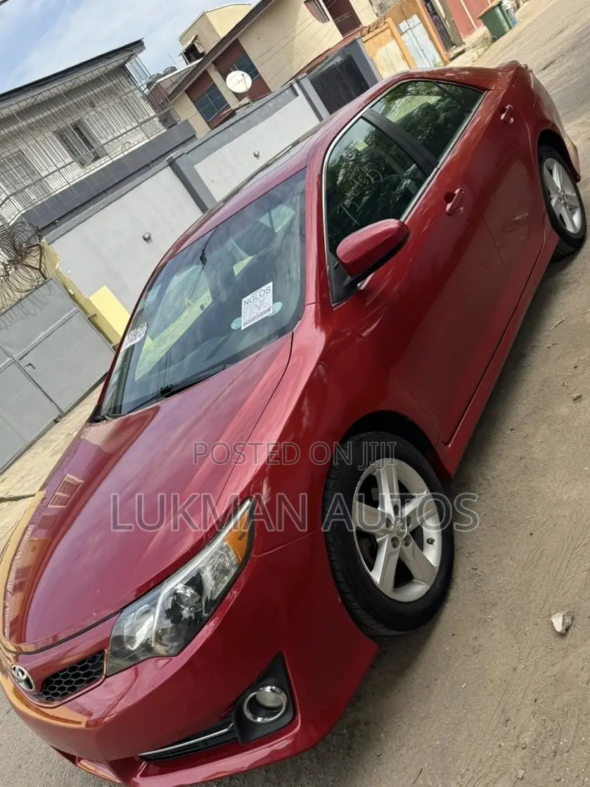 Toyota Camry SE 4dr Sedan w/Prod. End 11/13 (2.5L 4cyl 6A) 2014 Red