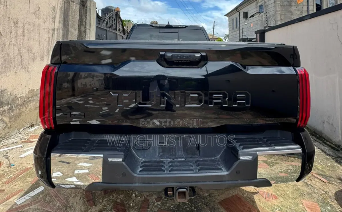 Toyota Tundra 2023 Black