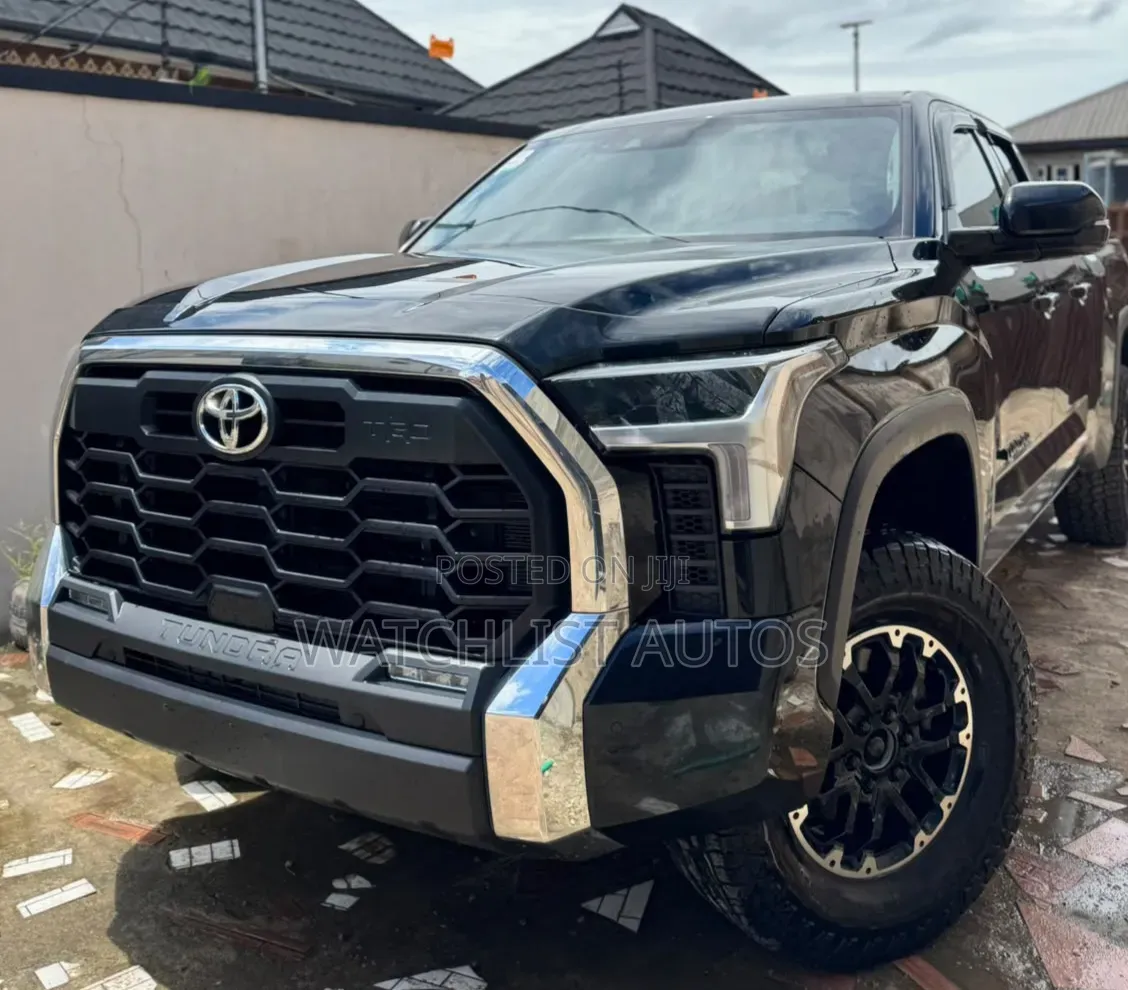 Toyota Tundra 2023 Black