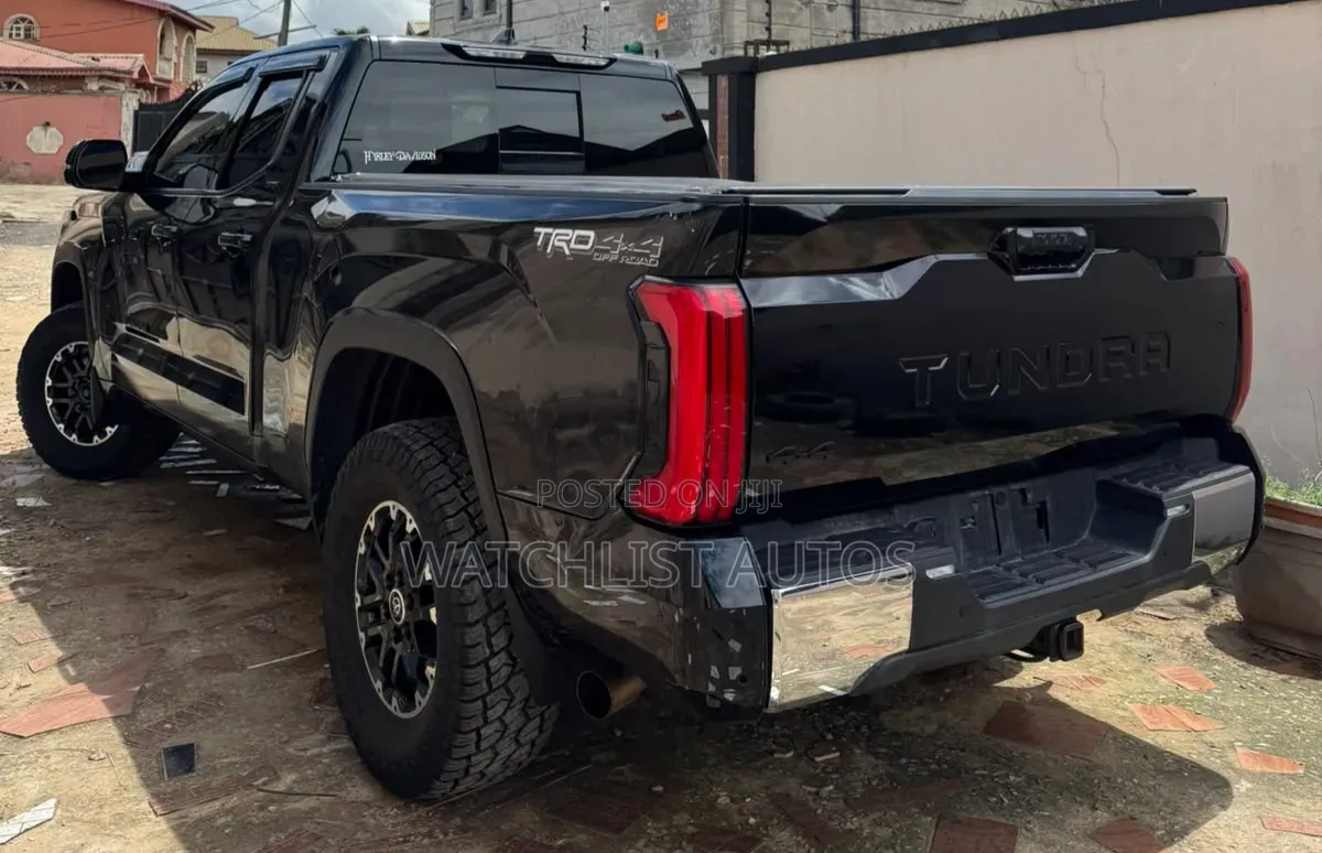 Toyota Tundra 2023 Black