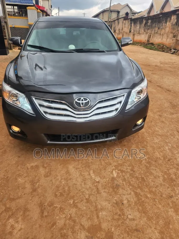 Toyota Camry 2009 Gray