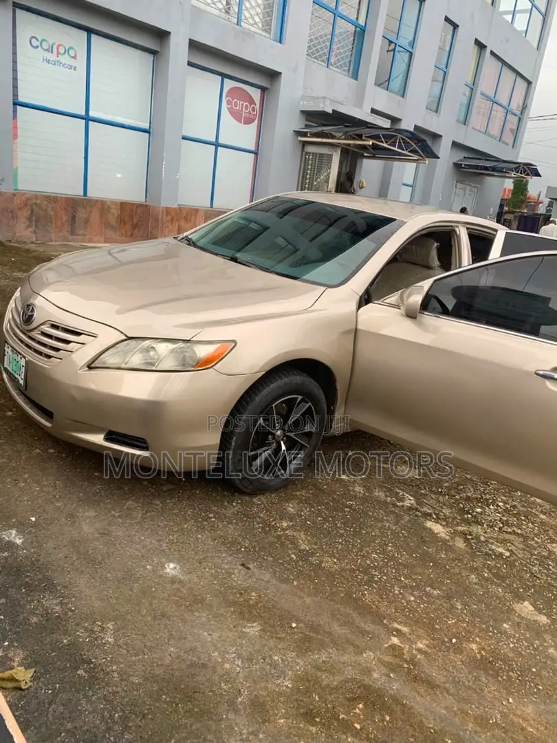 Toyota Camry 2008 Gold