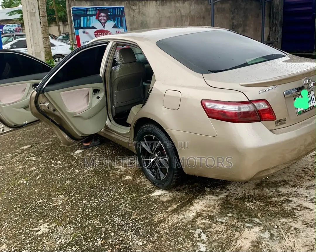 Toyota Camry 2008 Gold
