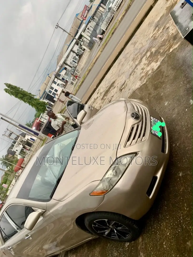 Toyota Camry 2008 Gold