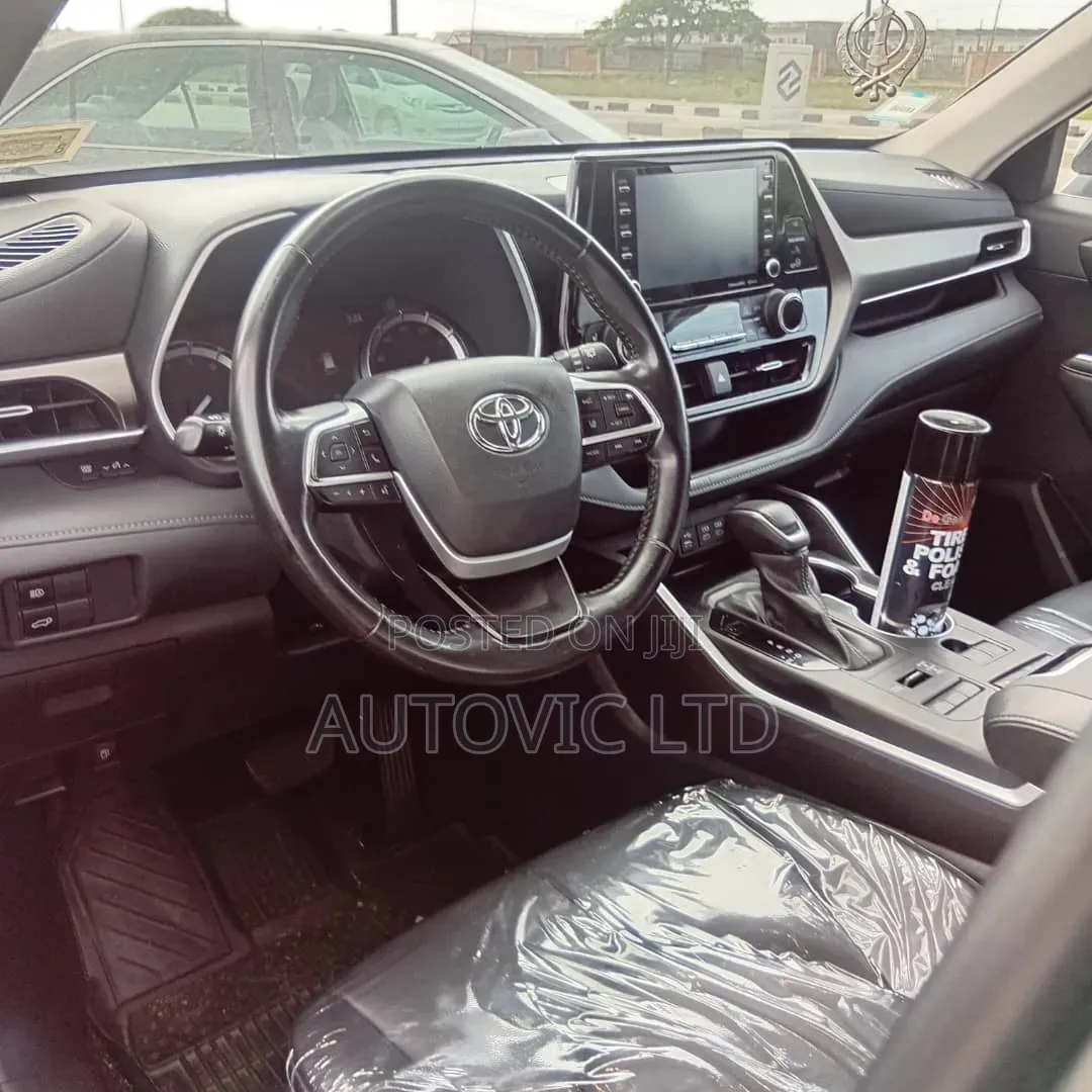 Toyota Highlander 2022 Gray