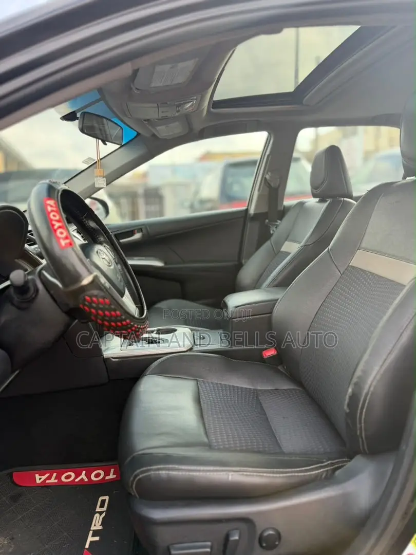 Toyota Camry SE 4dr Sedan (2.5L 4cyl 6A) 2013 Black