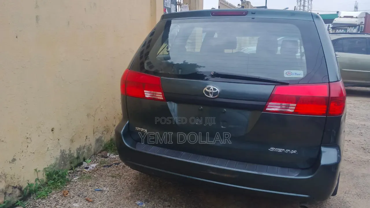 Toyota Sienna CE 2005 Green