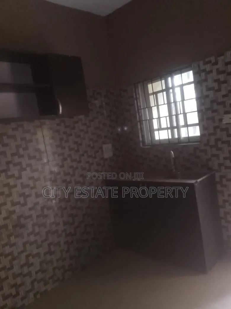 1bdrm Block of Flats in City Homes, Rukpokwu for rent