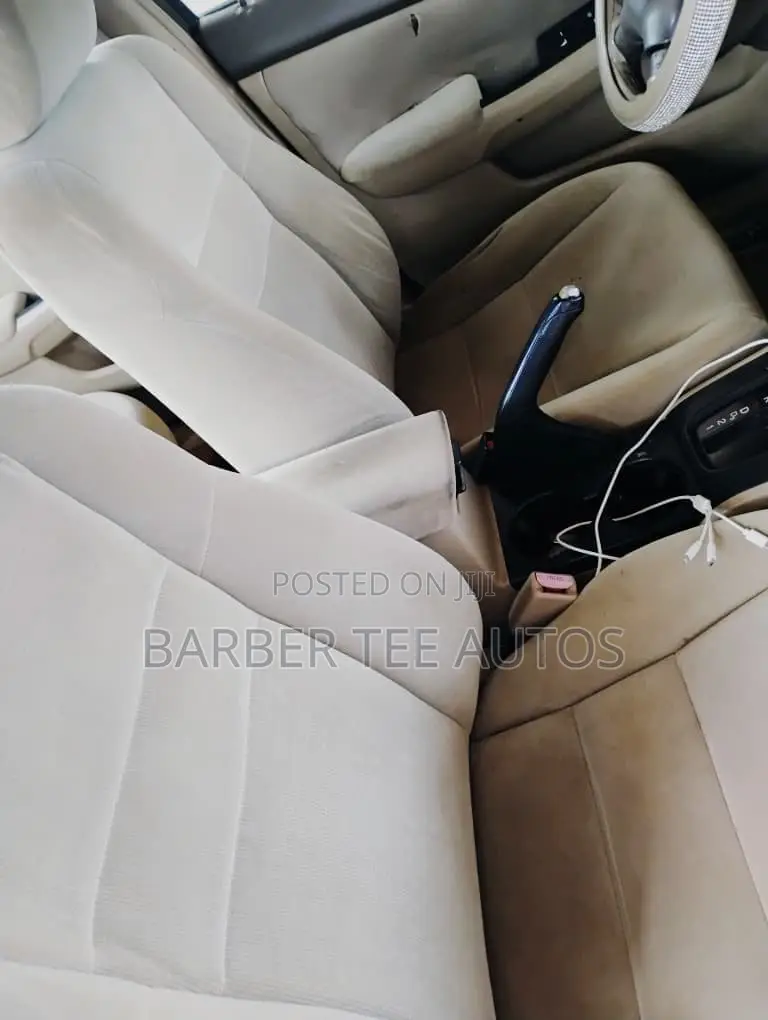 Honda Accord 2006 Gold
