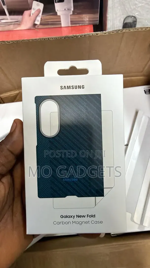 Samsung Galaxy Fold 8 Carbon Fibre Case With MagSafe