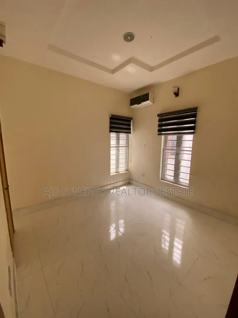 4bdrm Duplex in Ikota for rent
