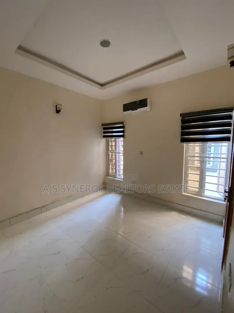 4bdrm Duplex in Ikota for rent