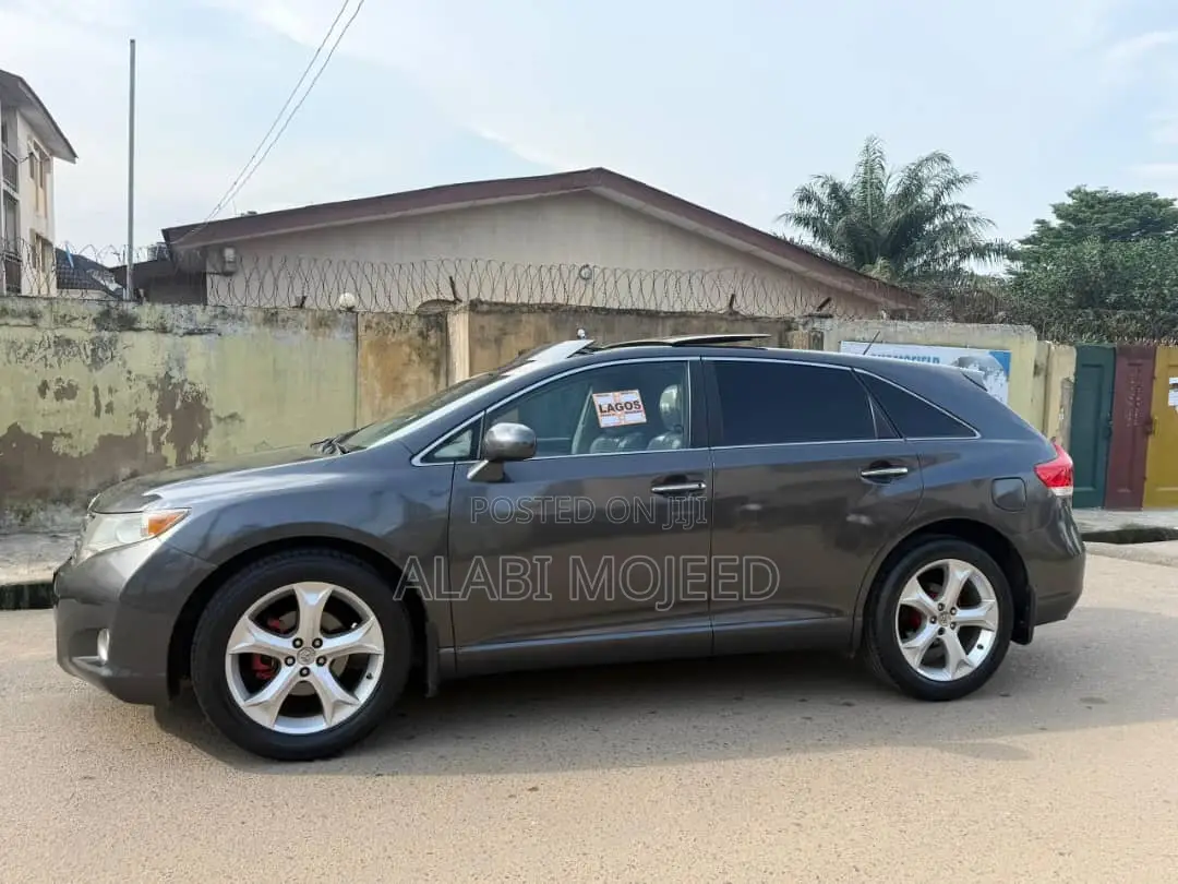 Toyota Venza Limited 2011 Gray