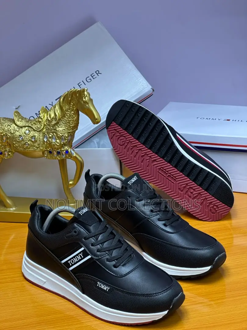 Men's Sporty Tommy Hilfiger Sneakers With Side Stripes and Thick Sole