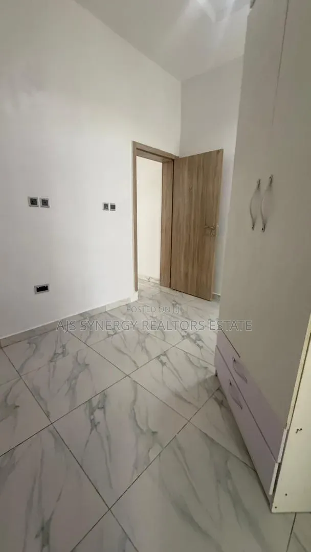 4bdrm Duplex in Ikota for rent