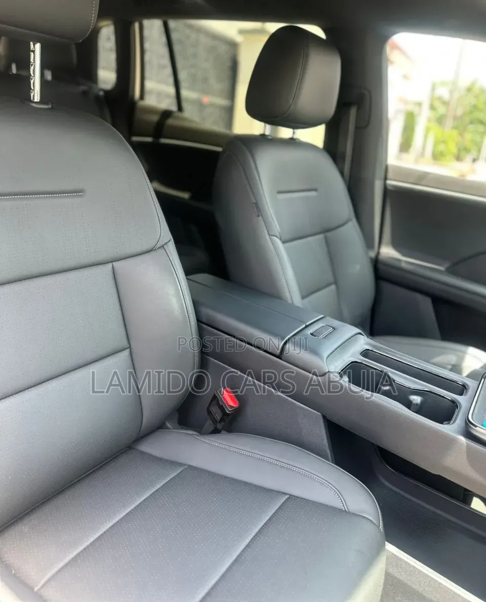 Toyota bZ3 2025 Gray