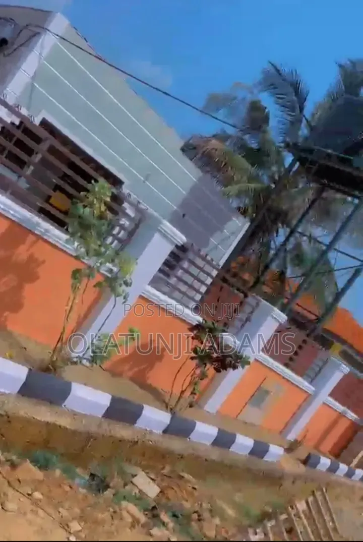 15bdrm Apartment in Onward Ogo Oluwa, Osogbo for sale
