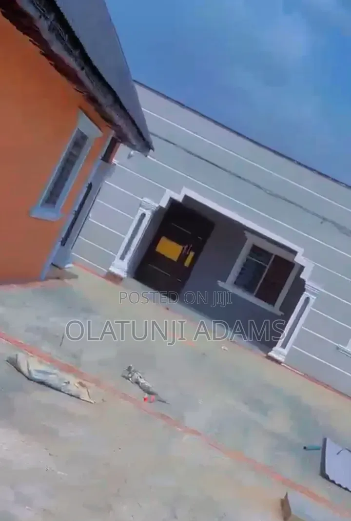 15bdrm Apartment in Onward Ogo Oluwa, Osogbo for sale
